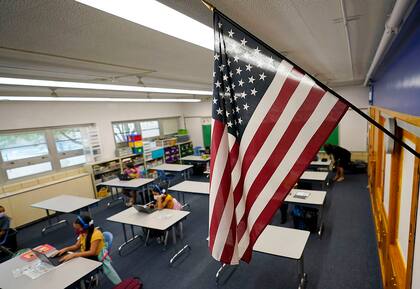 Cómo afecta el fin de los programas de diversidad en las escuelas de Florida