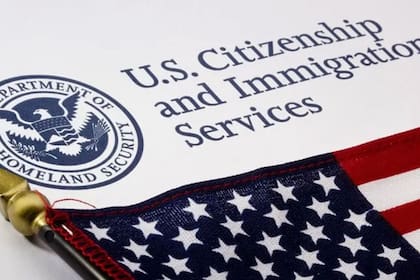 Uscis determinó que los extranjeros deben llevar en todo momento su registro estatutario